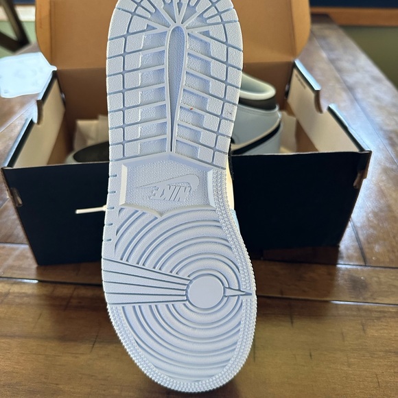 Nike, brand new, size 7Y, light blue - Picture 3 of 4